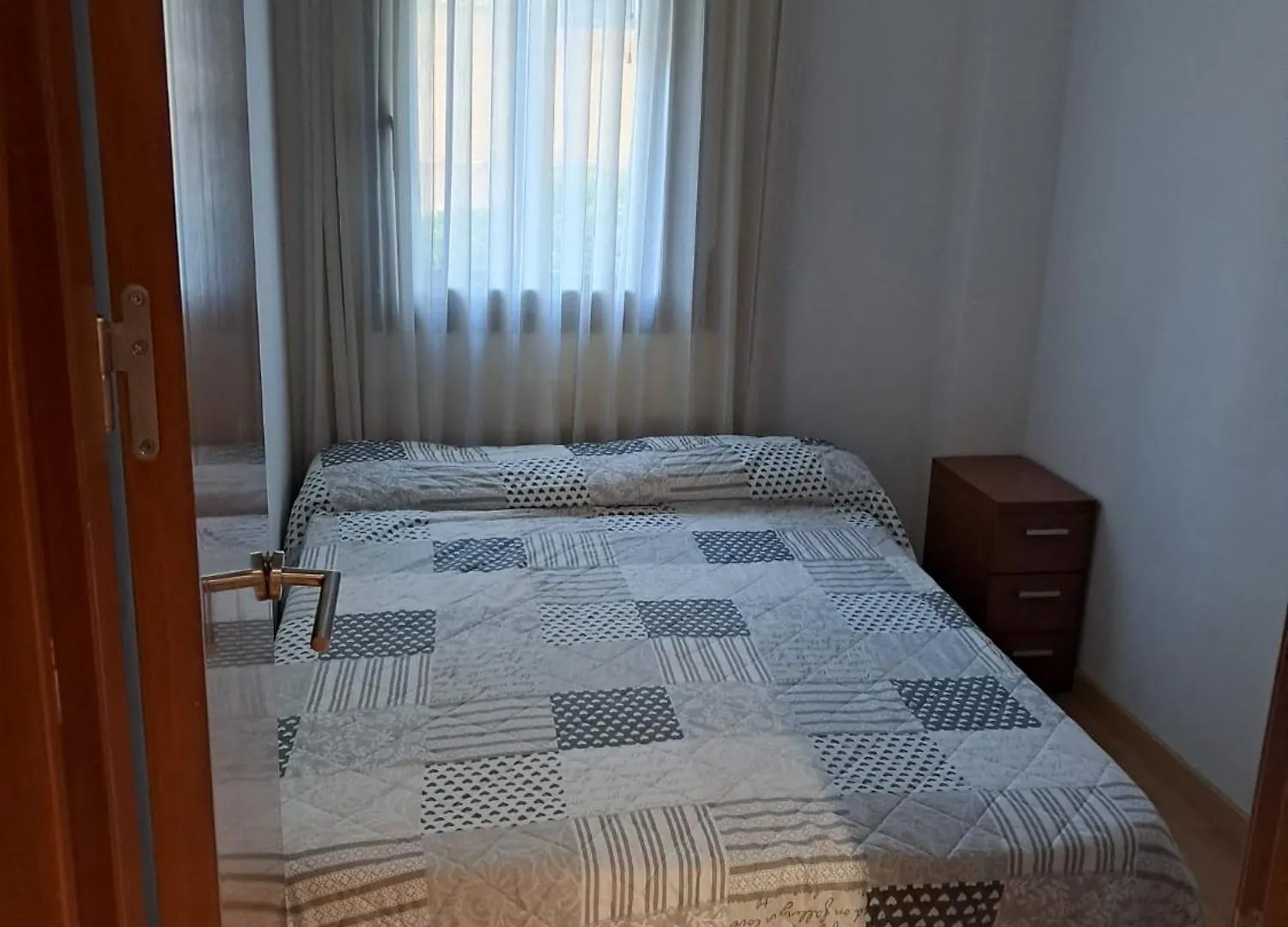דירות רוזס Edificio Millenium II 0*,  ספרד